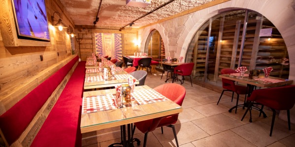 Nouvelle Salle Cave au Relais du Terroir – Un Cadre Unique pour Déguster et Travailler